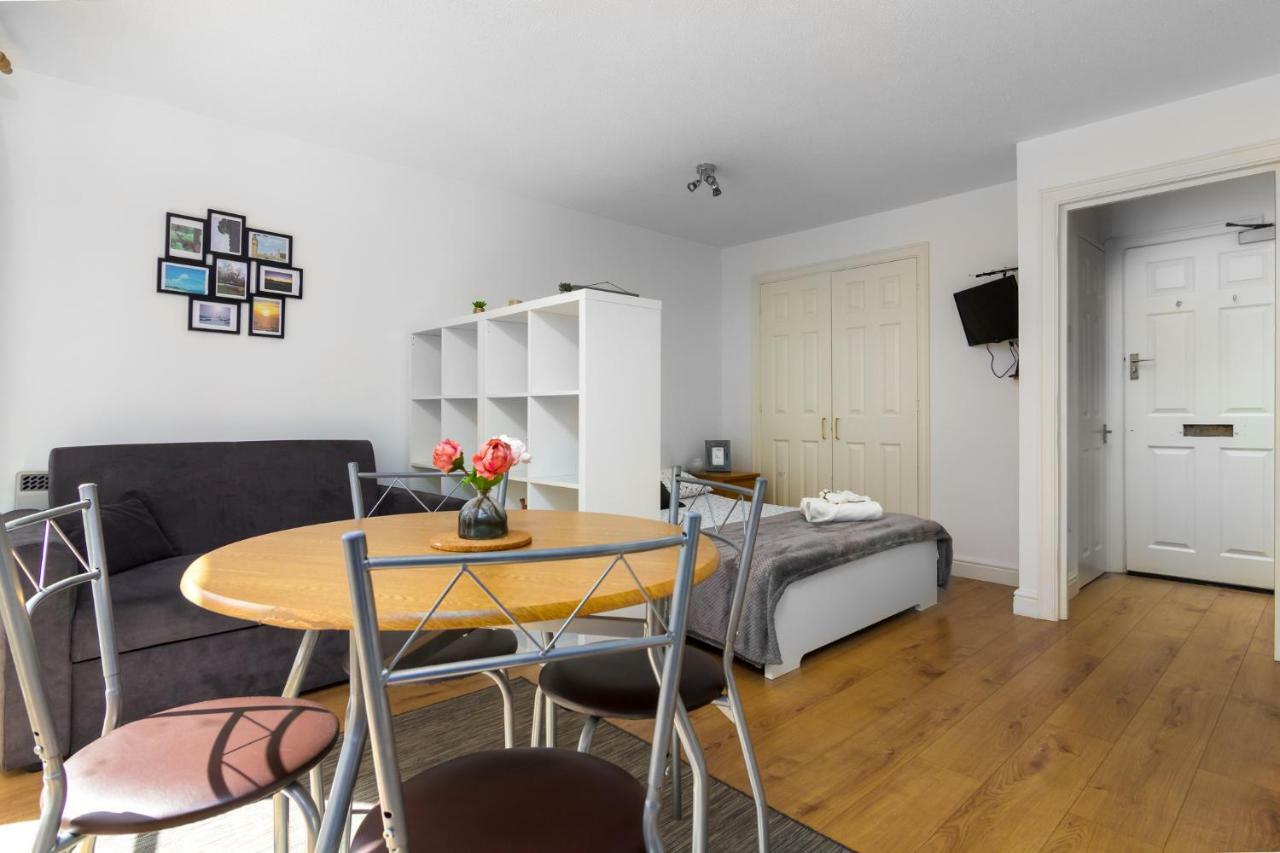 Smart Deluxe Studio Apartment, City And Canary Wharf Connected! ロンドン エクステリア 写真